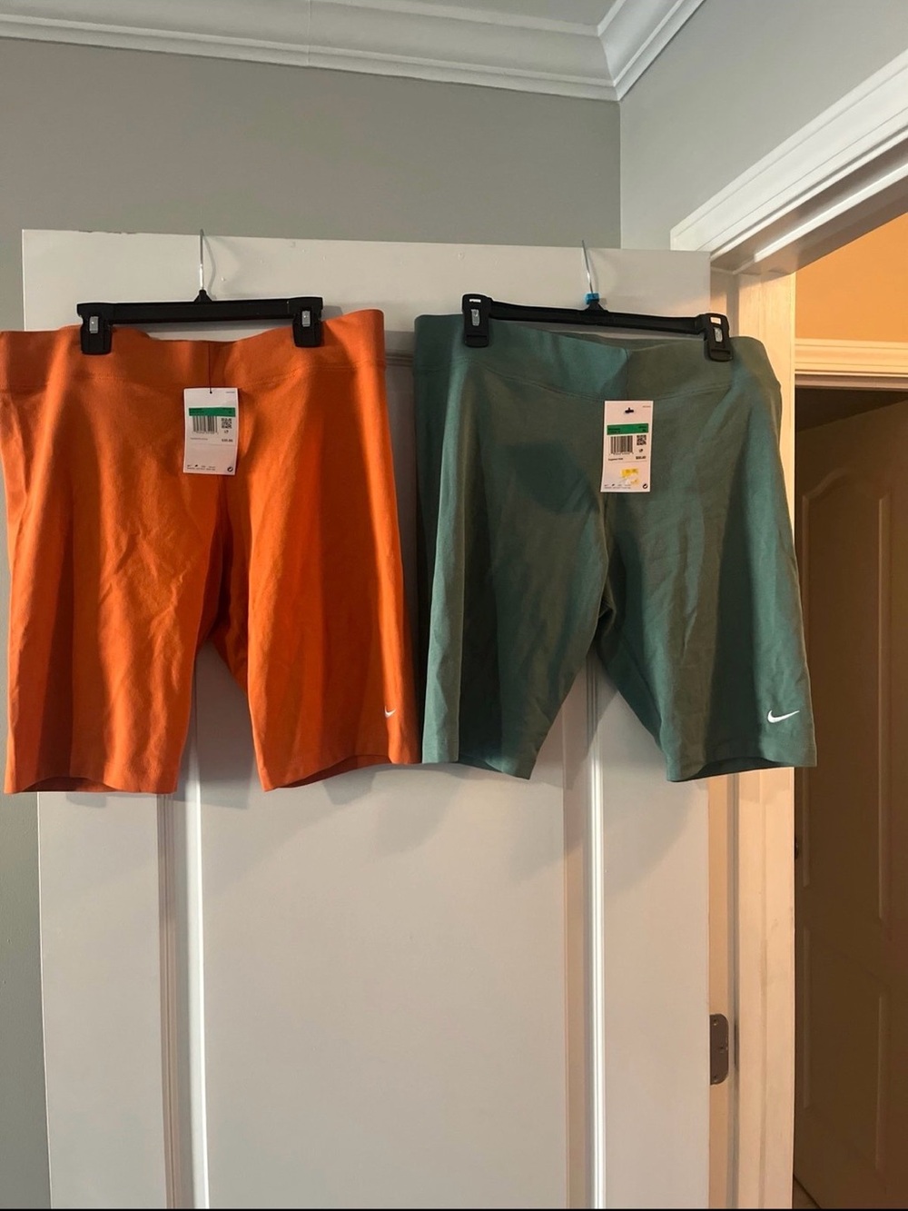 Nike Women’s Bike Shorts in Orange and Sage Green - Picture 4 of 8